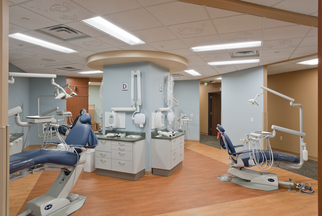Dentist room with four dentistry stations